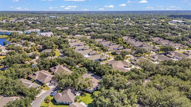 an outdoor view of the house