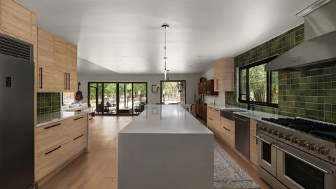 $745,000 | 404 Whitetail Drive, Manchaca, TX 78652