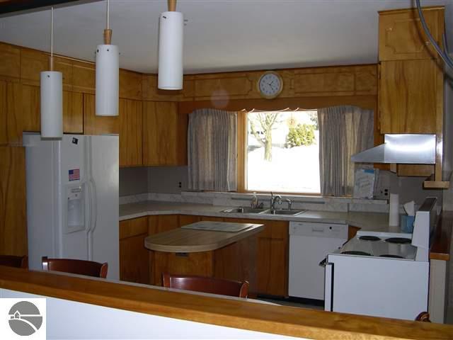 535 Bloomfield Road Traverse City, MI 49686 - Photo 10 of 25 1733760-9.JPG