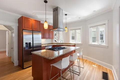 $899,900 | 149 College Avenue, Unit 1, Somerville, MA 02144