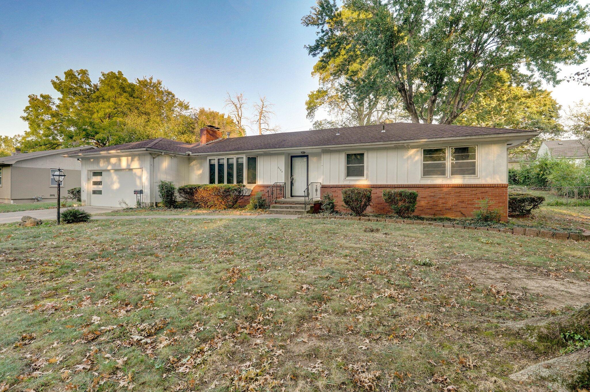 2124 South Valley Rd Avenue Springfield, MO 65804 - Photo 1 of 1 2124 S Valley Rd
