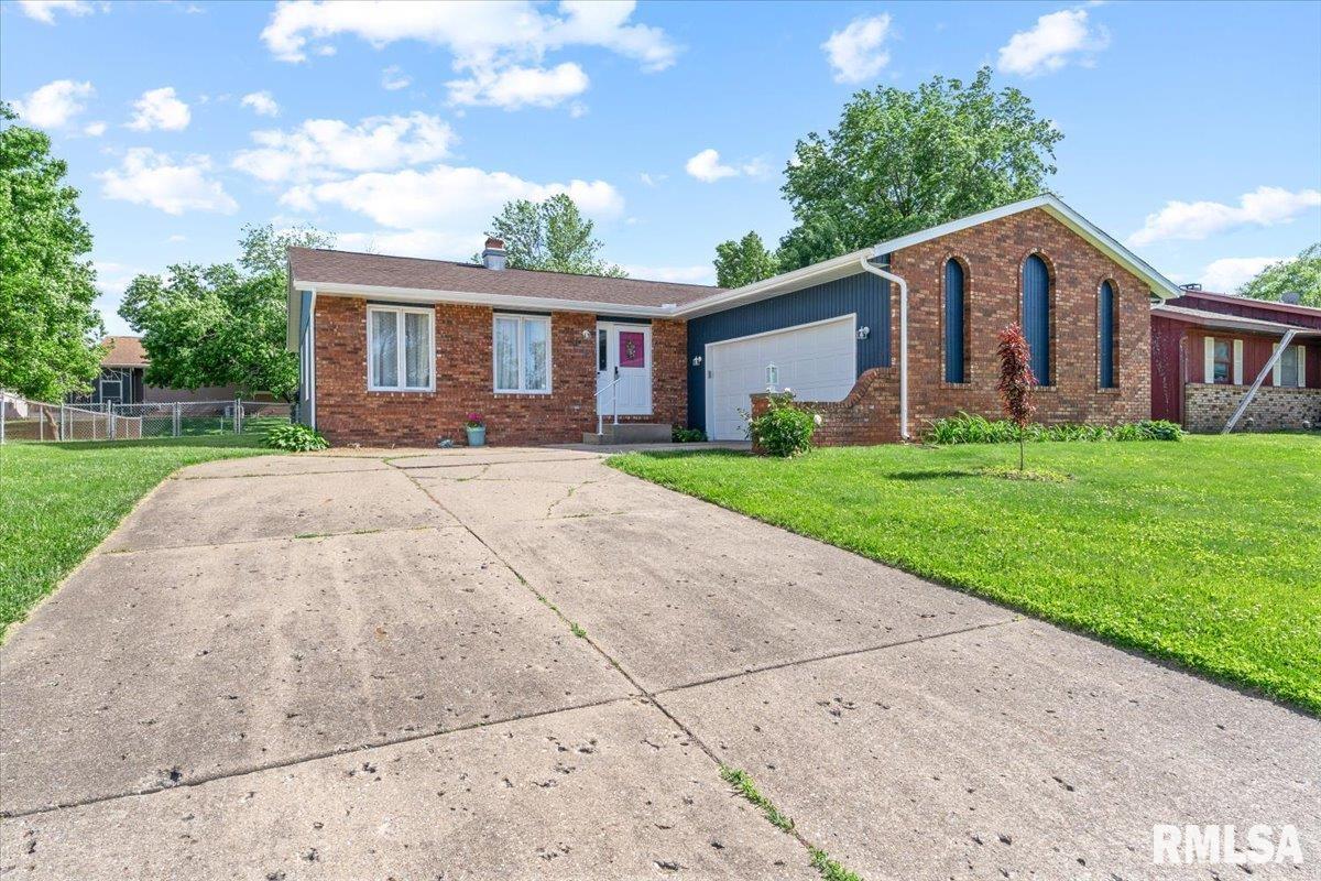 412 Armor Road Springfield, IL 62704 - Photo 2 of 31
