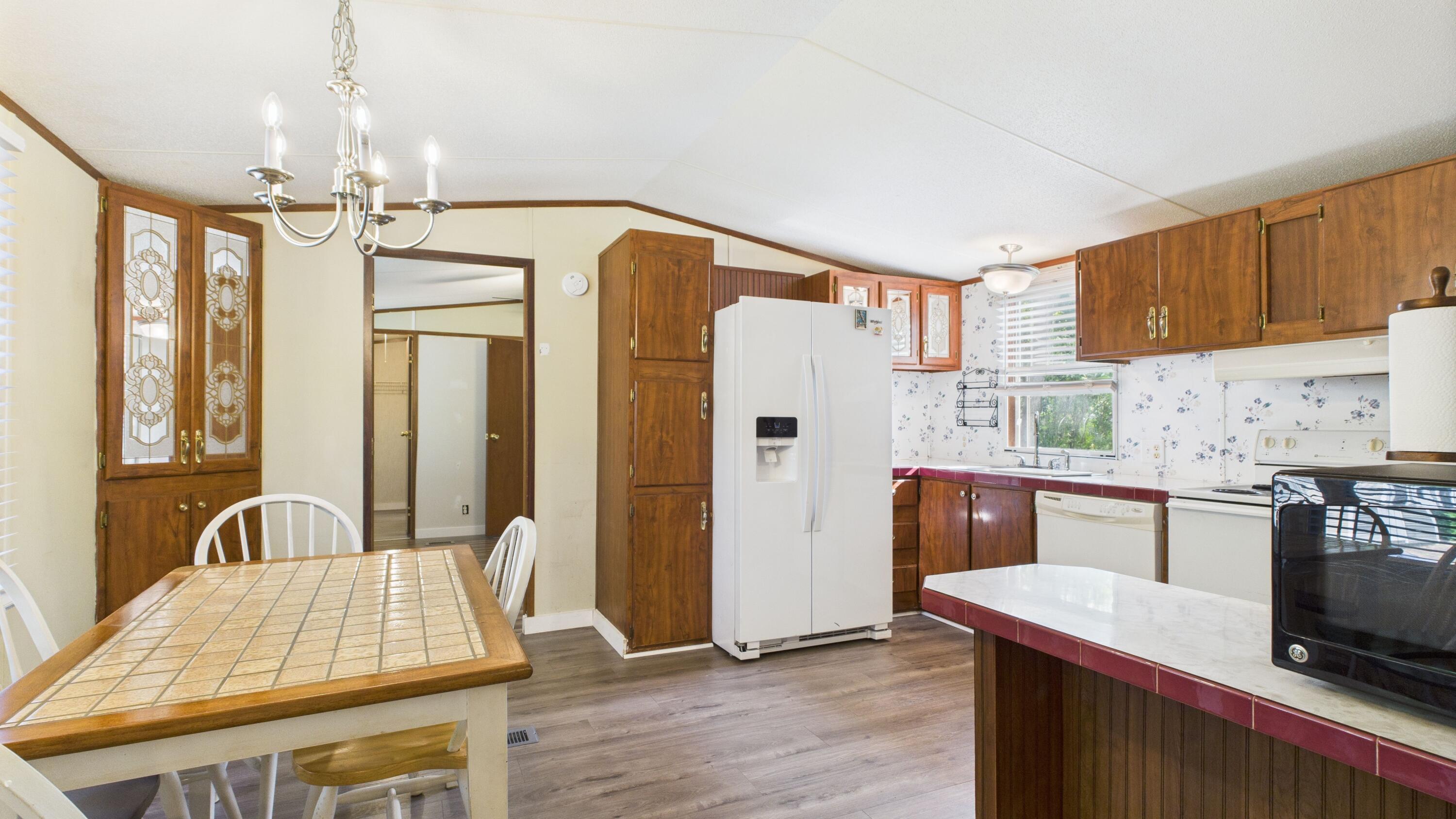 404 Butter Road Bonneau, SC 29431 - Photo 5 of 20 Kitchen