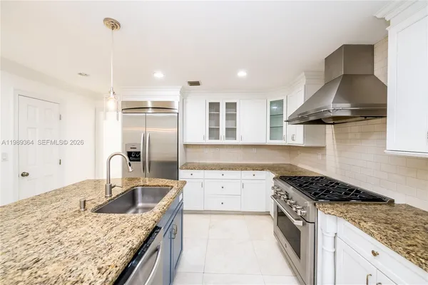 $3,690,000 | 4160 Bay Point Road, Miami, FL 33137