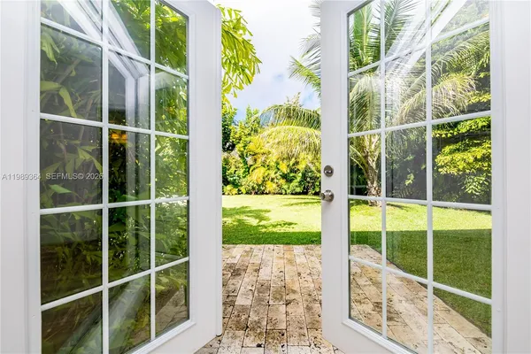 $3,690,000 | 4160 Bay Point Road, Miami, FL 33137