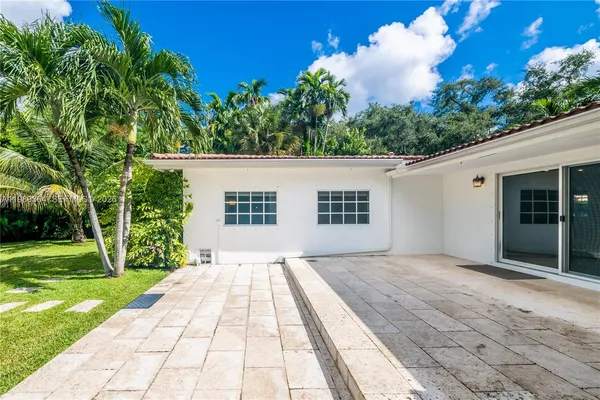 $3,690,000 | 4160 Bay Point Road, Miami, FL 33137