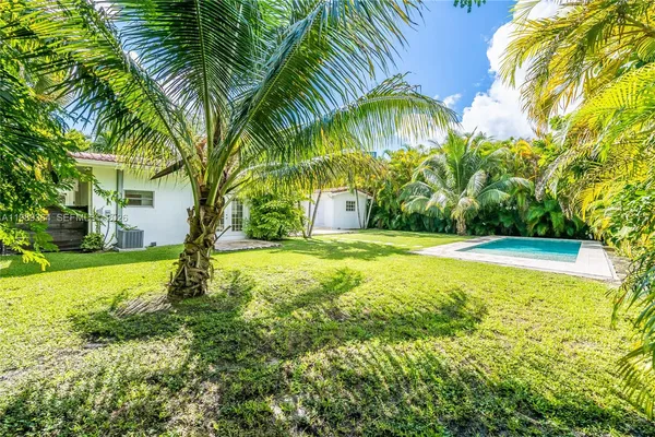 $3,690,000 | 4160 Bay Point Road, Miami, FL 33137