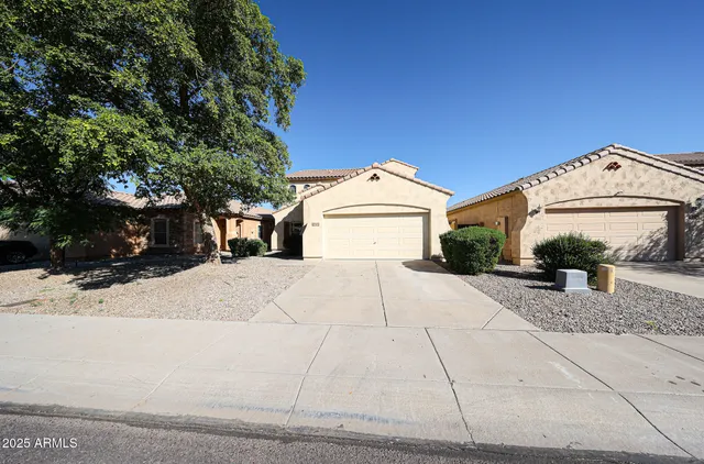 $2,300 | 5318 West Maldonado Road, Laveen, AZ 85339