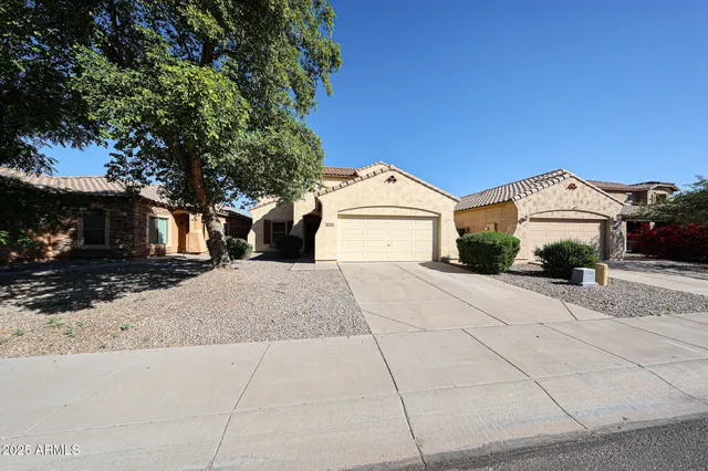 $2,300 | 5318 West Maldonado Road, Laveen, AZ 85339