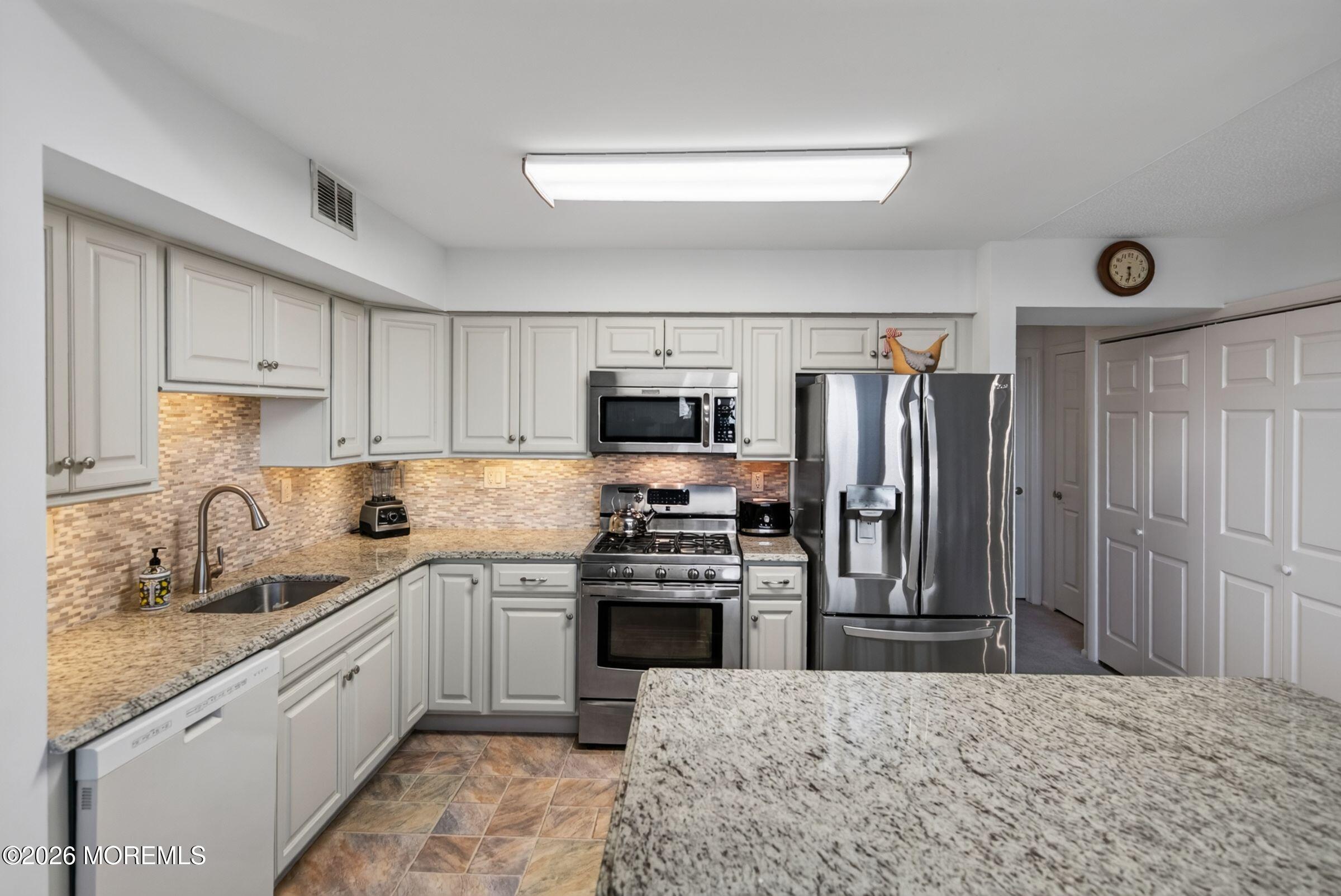 30 Portland Road, Unit A2 Highlands, NJ 07732 - Photo 6 of 27 Kitchen