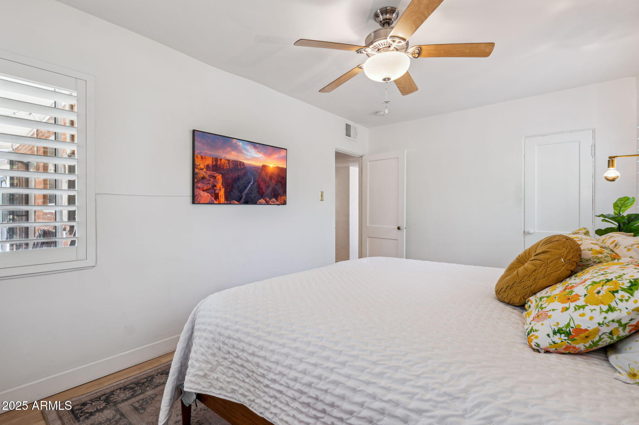 2921 East Cheery Lynn Road Phoenix, AZ 85016 - Photo 12 of 34 Primary