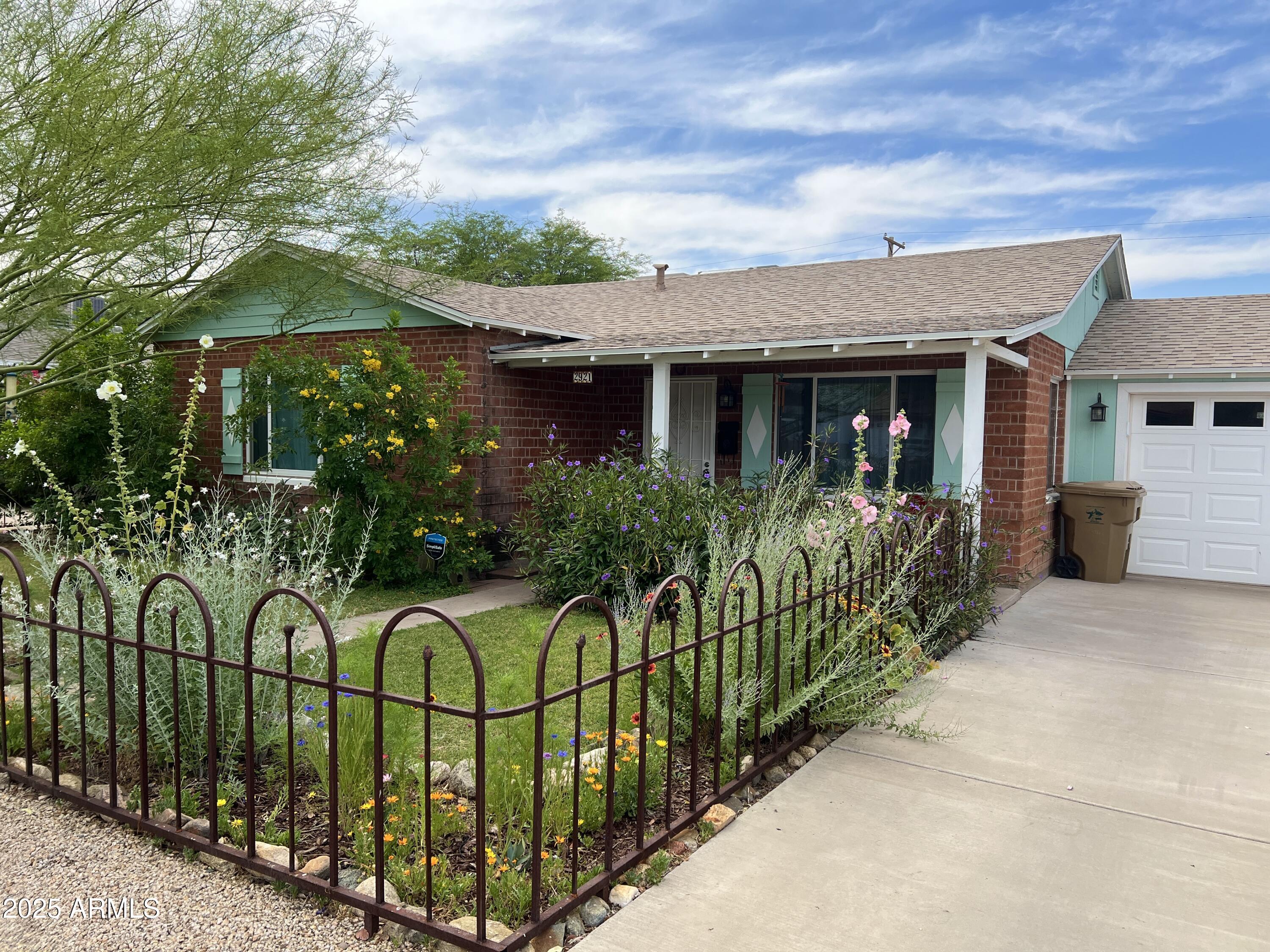 2921 East Cheery Lynn Road Phoenix, AZ 85016 - Photo 32 of 34 2921 E Cheery Lynn Front pic