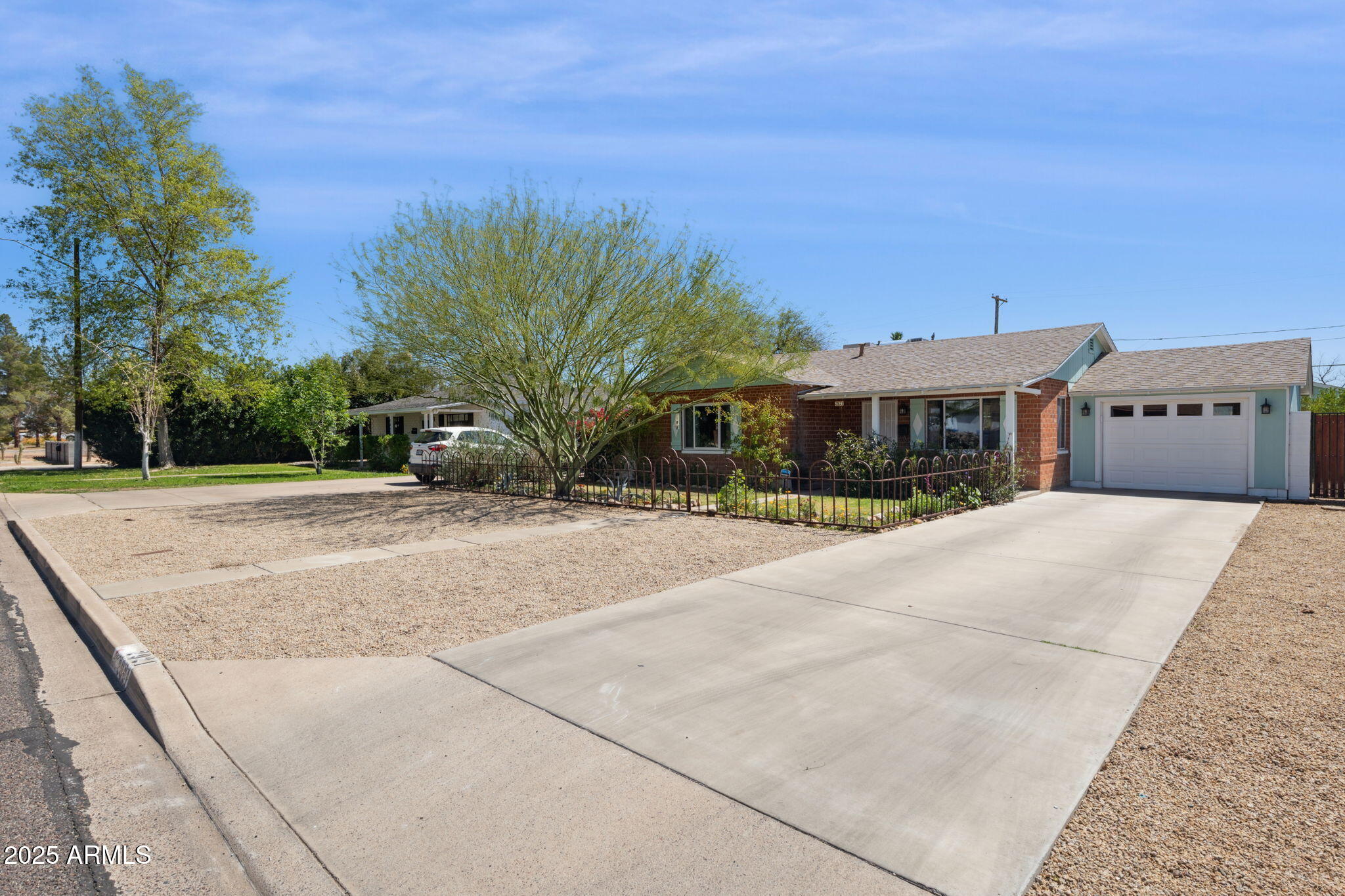 2921 East Cheery Lynn Road Phoenix, AZ 85016 - Photo 3 of 34 Front w/Garage