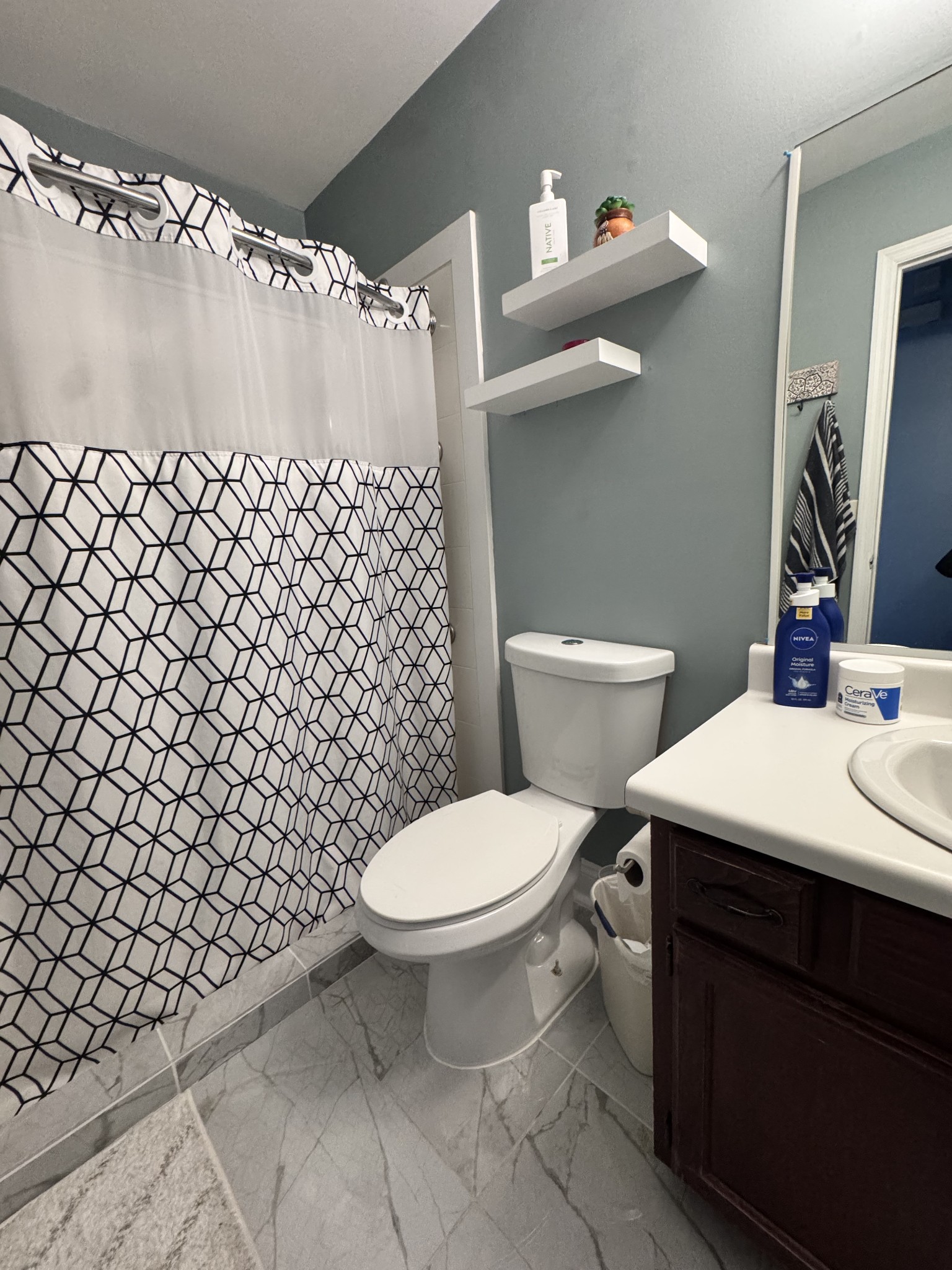 589 Hollandale Road La Vergne, TN 37086 - Photo 16 of 27 a bathroom with a sink and a toilet