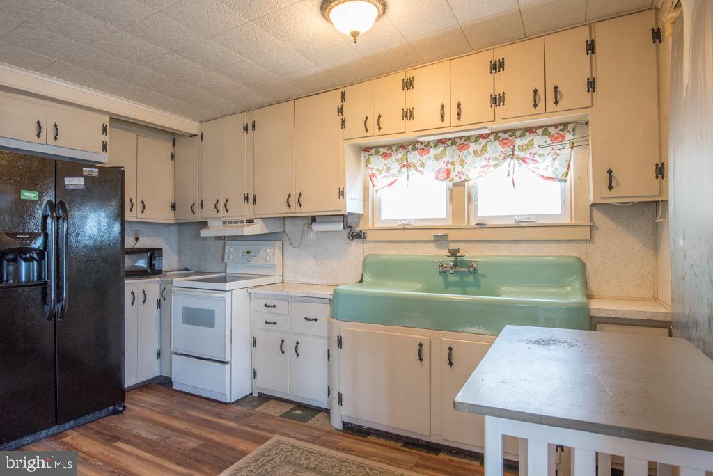 441 Peach Bottom Road Peach Bottom, PA 17563 - Photo 14 of 34 Another Kitchen View