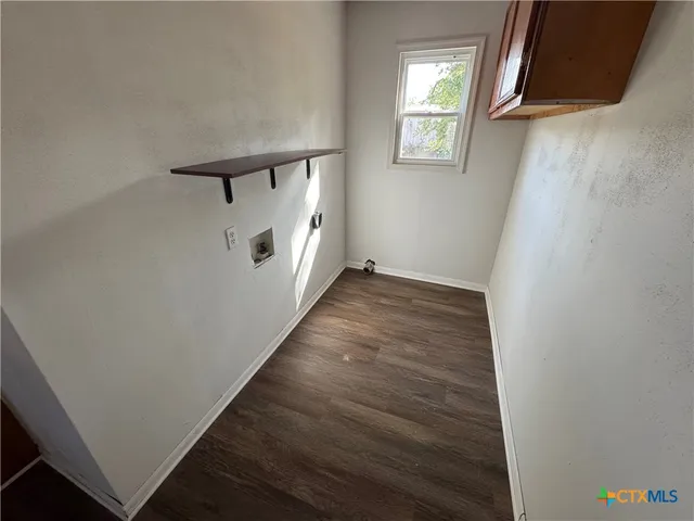 $1,150 | 414 South Esplanade Street, Cuero, TX 77954