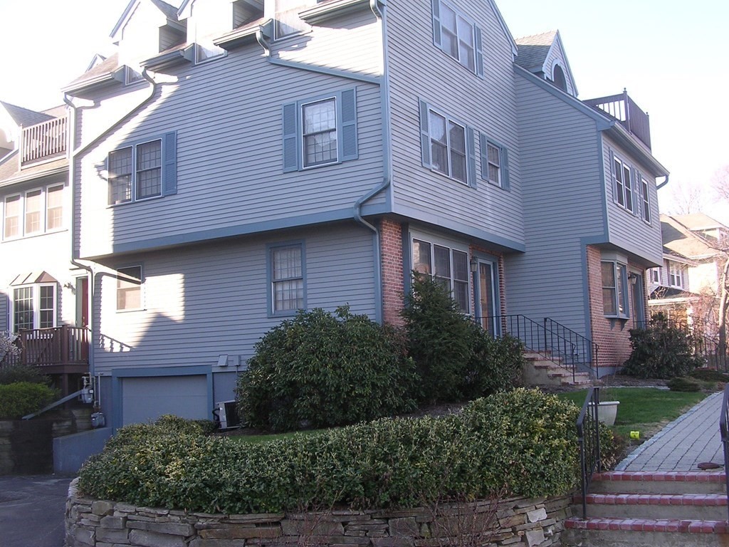 35 Merrymount Road, Unit 14 Quincy, MA 02169 - Photo 2 of 24 Gallery Image 2