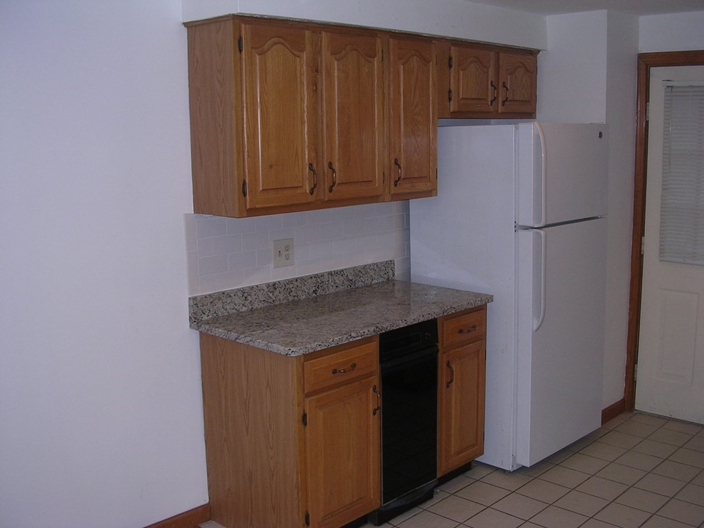 35 Merrymount Road, Unit 14 Quincy, MA 02169 - Photo 5 of 24 Gallery Image 5