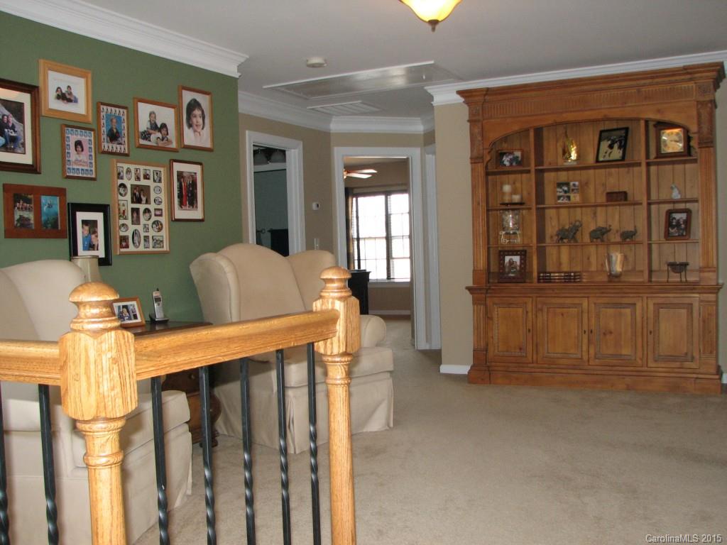 5722 Cactus Valley Road Charlotte, NC 28277 - Photo 12 of 18 a living room with furniture