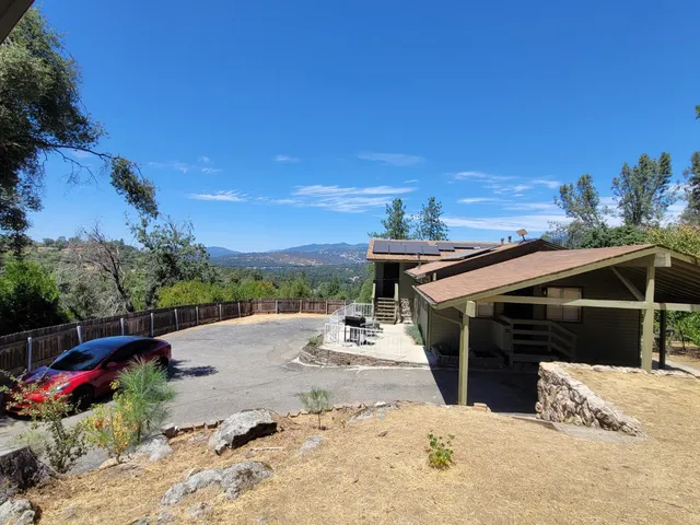 $625,000 | 50689 Critter Creek Lane, Oakhurst, CA 93644