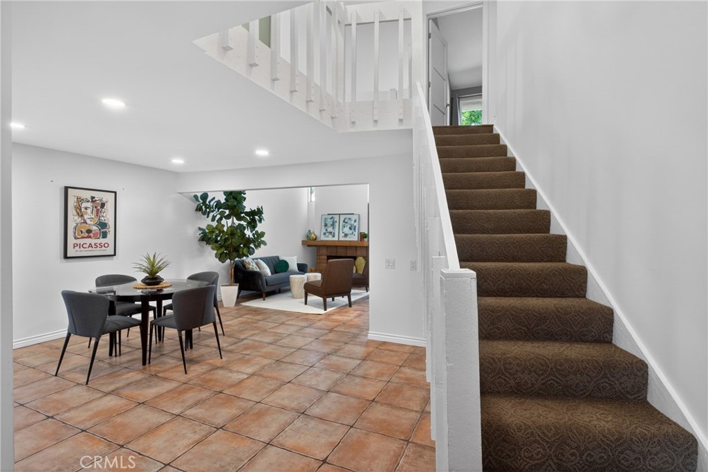 23102 Kimmore Terrace Valencia, CA 91355 - Photo 22 of 45 Entry