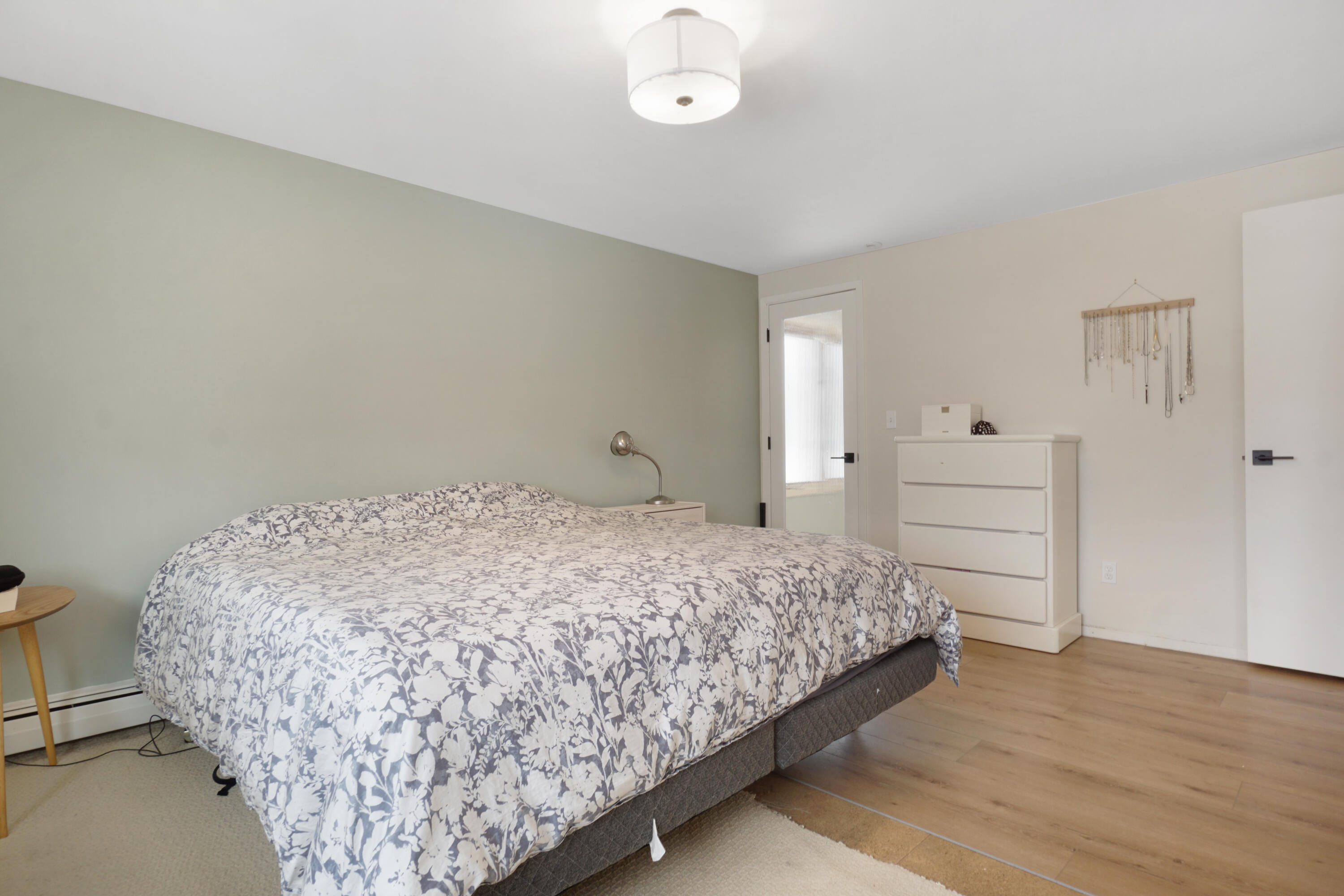 1523 West Liebau Road Mequon, WI 53092 - Photo 18 of 32 Primary Bedroom