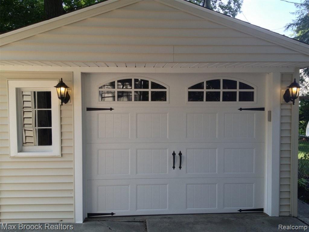 1863 Franklin Road Berkley, MI 48072 - Photo 24 of 25 New Garage Door