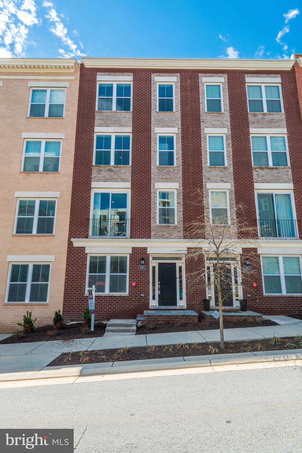 WELCOME HOME TO 1961 ROLAND CLARKE PLACE