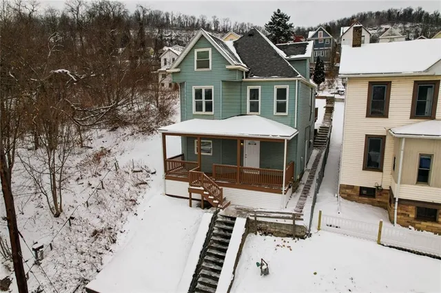 $179,900 | 424 West 7th Avenue, Tarentum, PA 15084