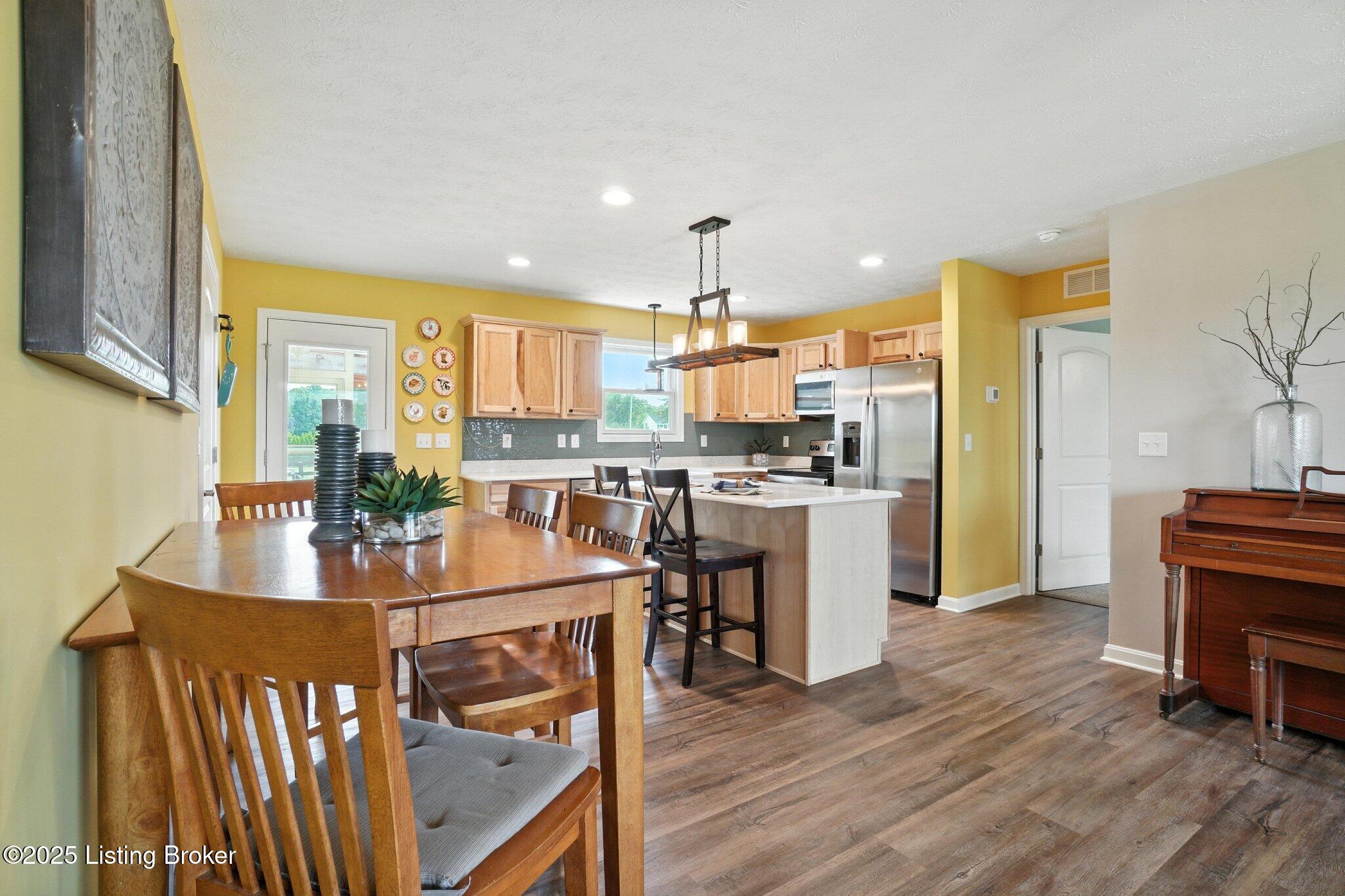 1493 Stapleton Road Shelbyville, KY 40065 - Photo 13 of 51 kitchen