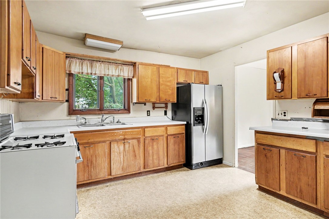 564 Co Road Newark, NY 14513 - Photo 4 of 15 Gallery Image 4