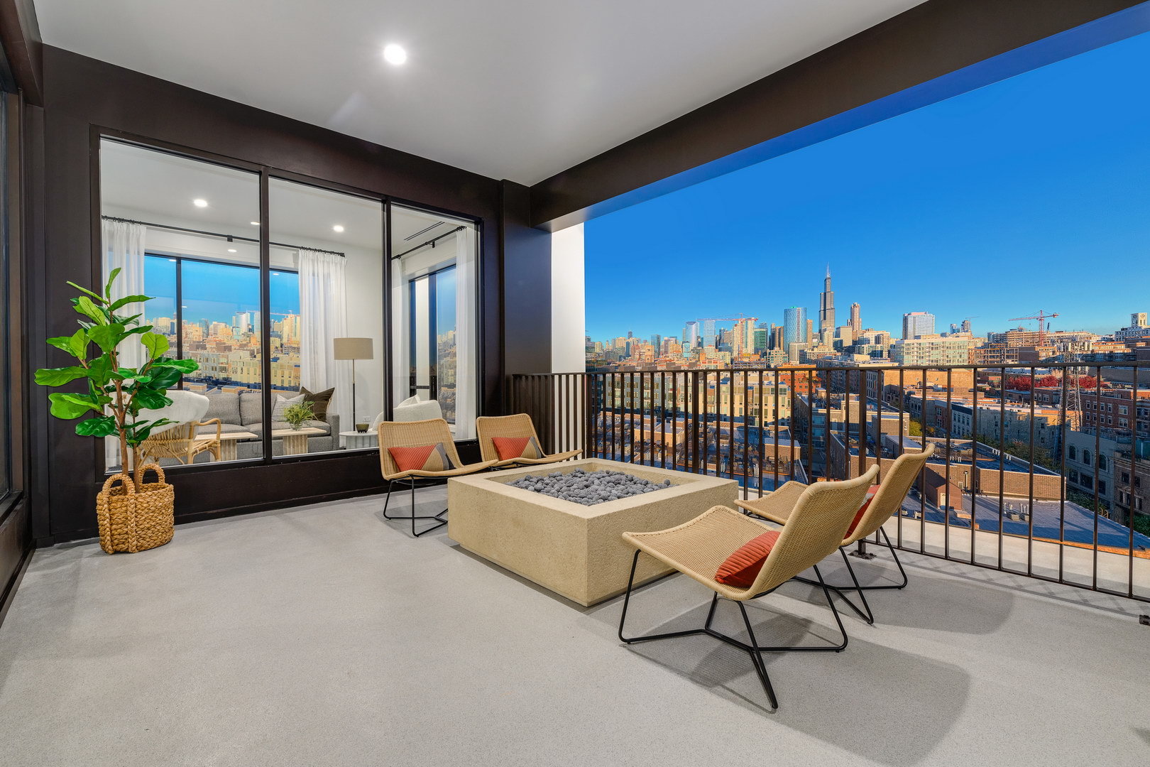 21 North May Street, Unit 401 Chicago, IL 60607 - Photo 5 of 26