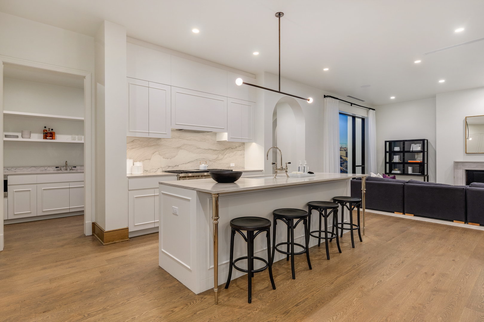 21 North May Street, Unit 401 Chicago, IL 60607 - Photo 10 of 26