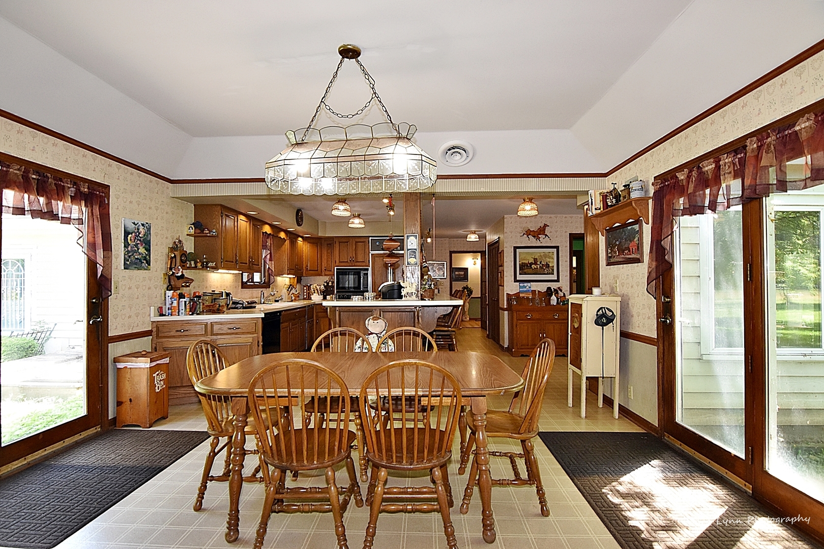 5N764 Surrey Road Wayne, IL 60174 - Photo 8 of 17