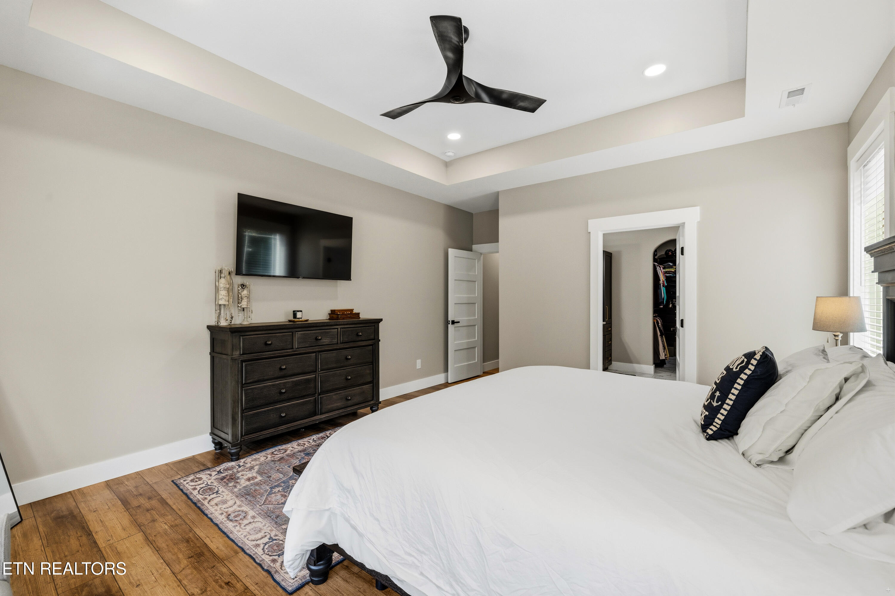 300 Black Fox Road Washburn, TN 37888 - Photo 23 of 53 Spacious primary suite