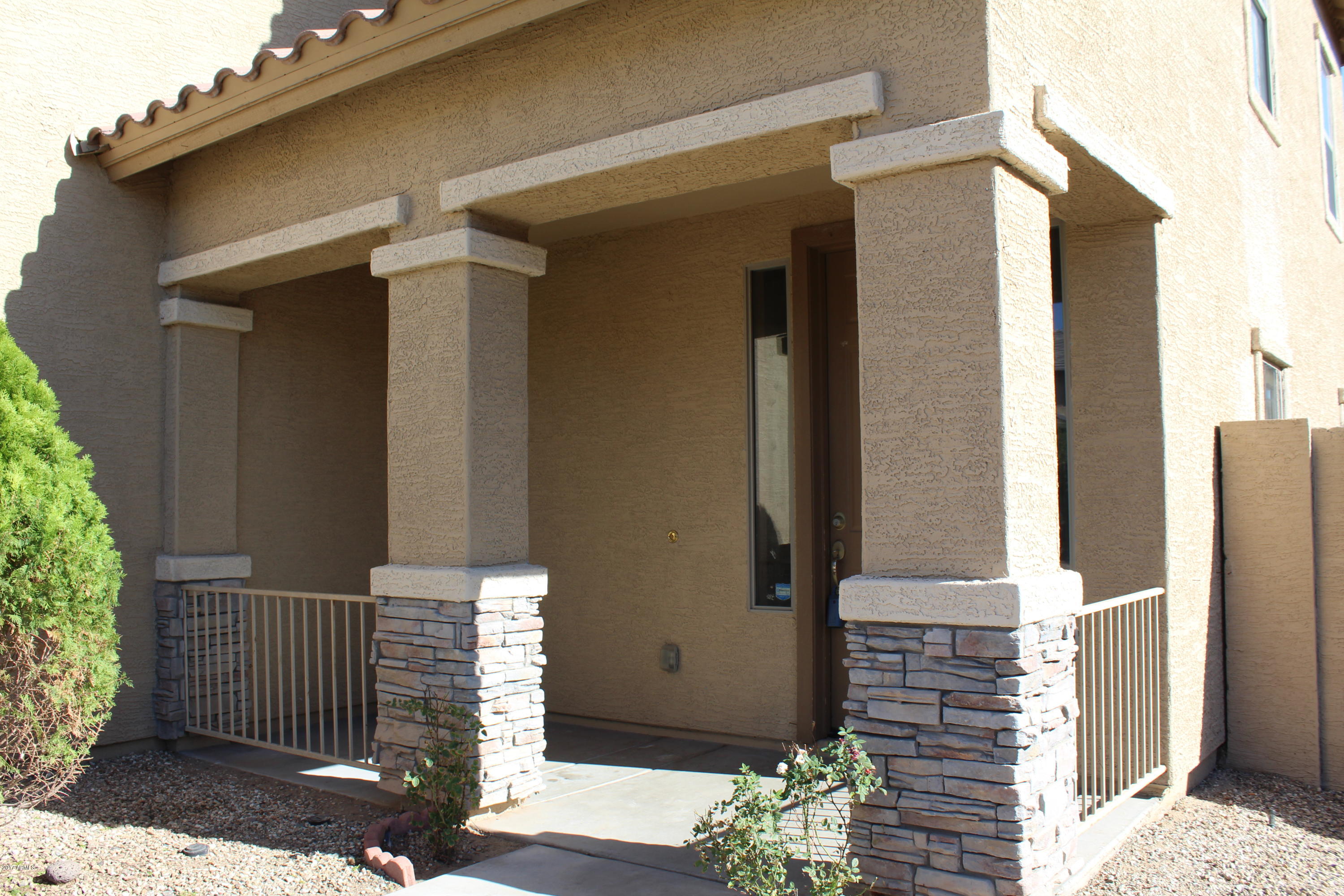 939 East Randy Street Avondale, AZ 85323 - Photo 3 of 28 IMG_2722