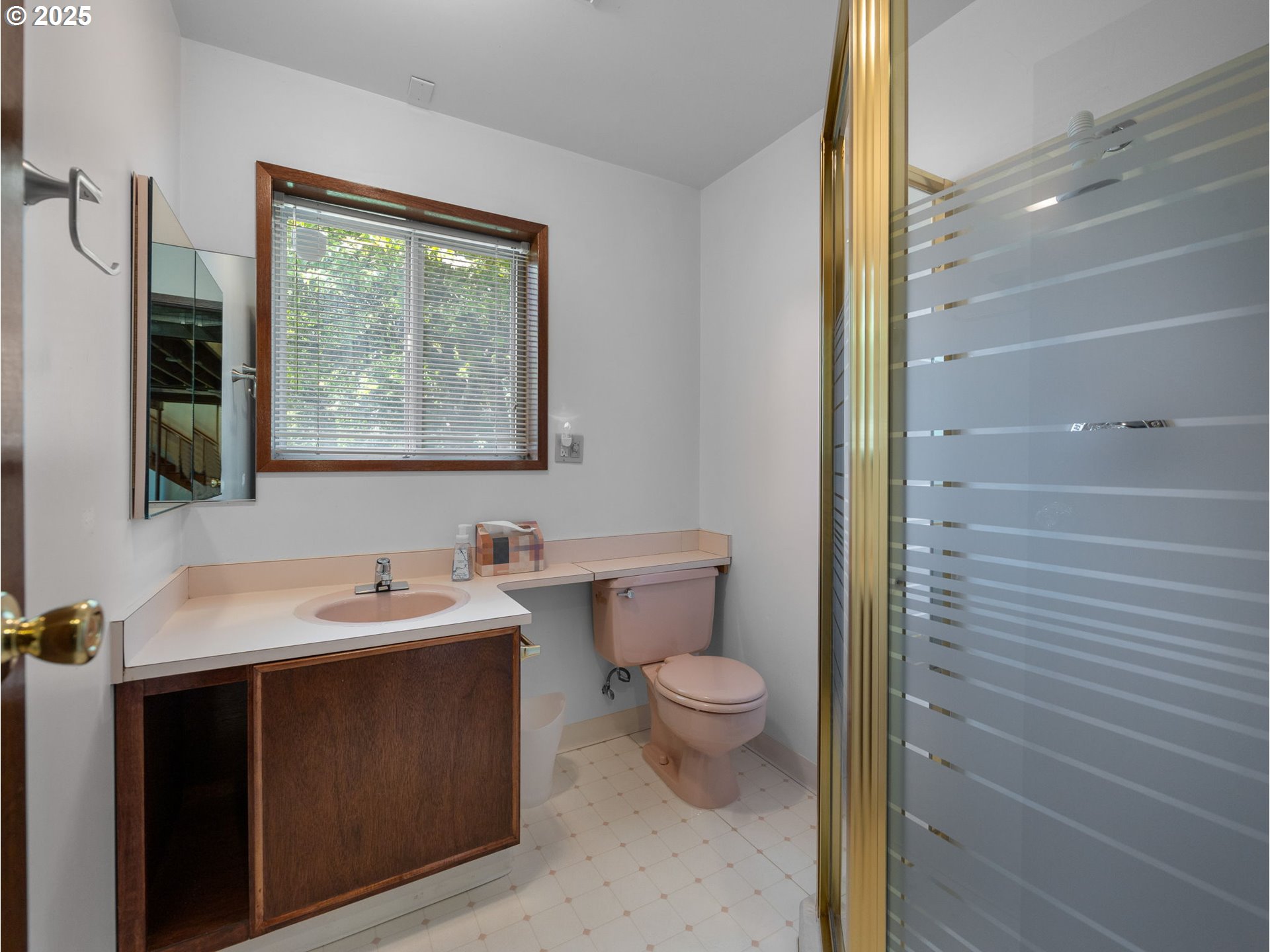 21949 Northeast Couch Street Gresham, OR 97030 - Photo 29 of 48 Bathroom