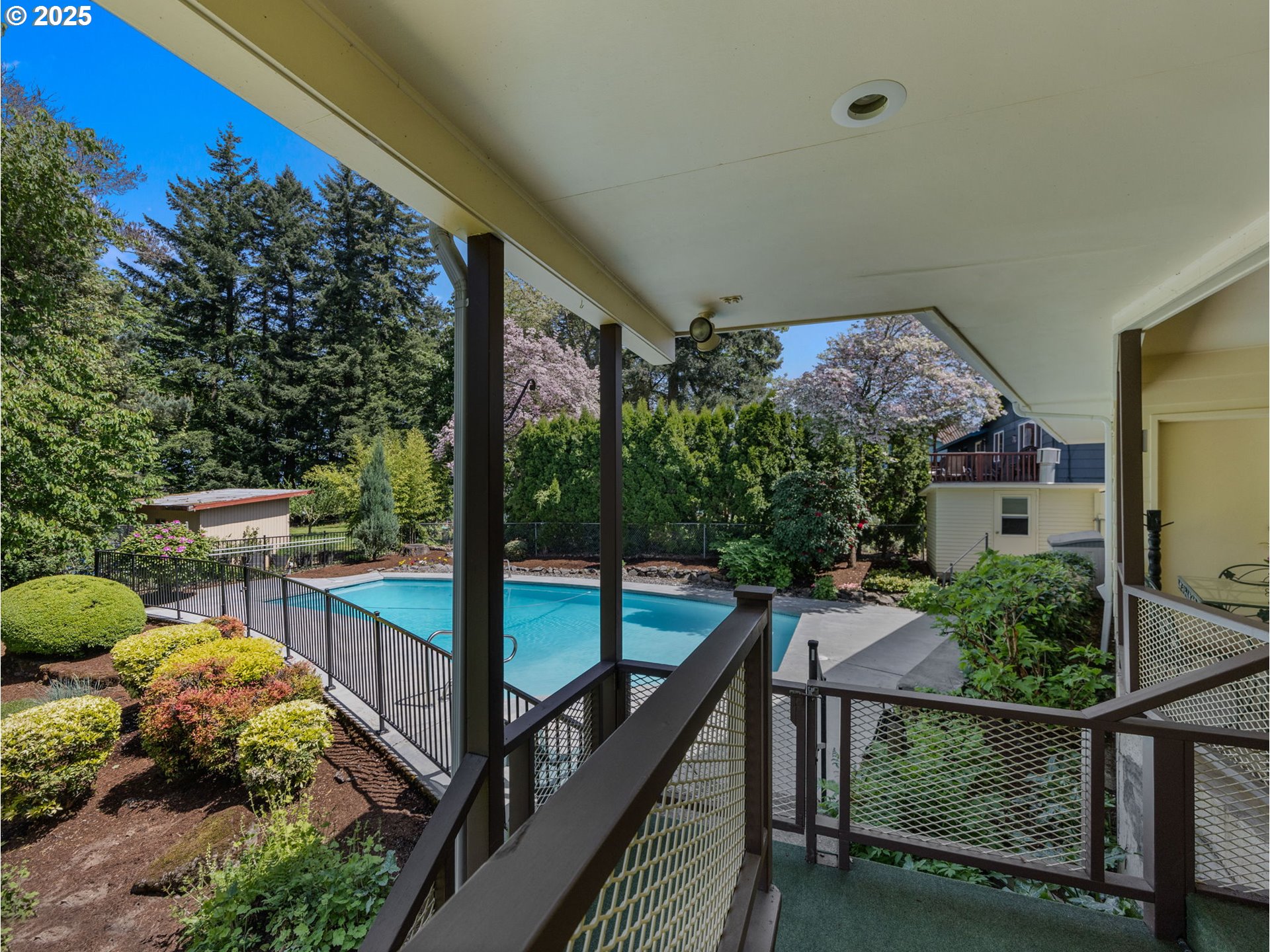 21949 Northeast Couch Street Gresham, OR 97030 - Photo 32 of 48