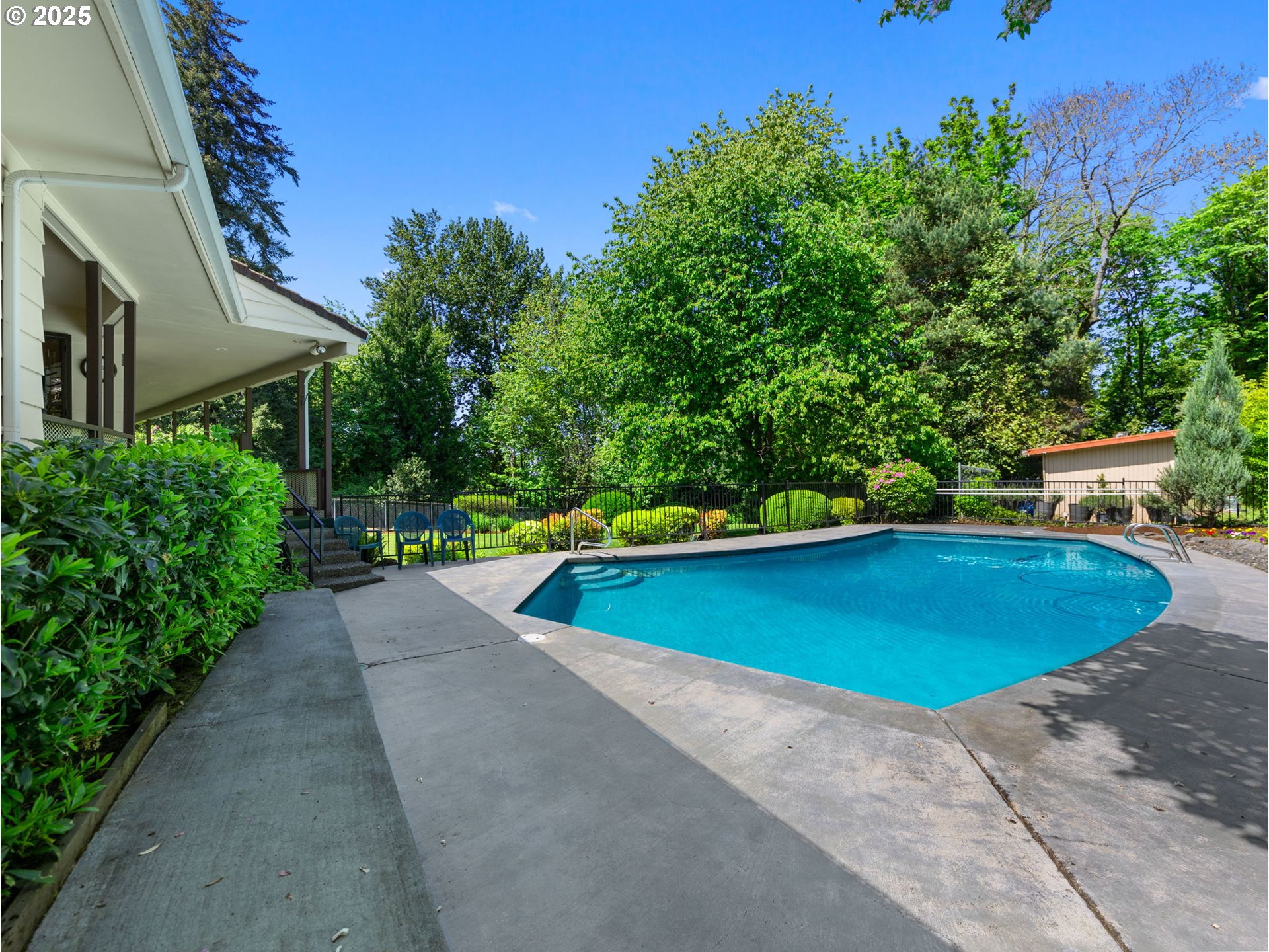 21949 Northeast Couch Street Gresham, OR 97030 - Photo 35 of 48