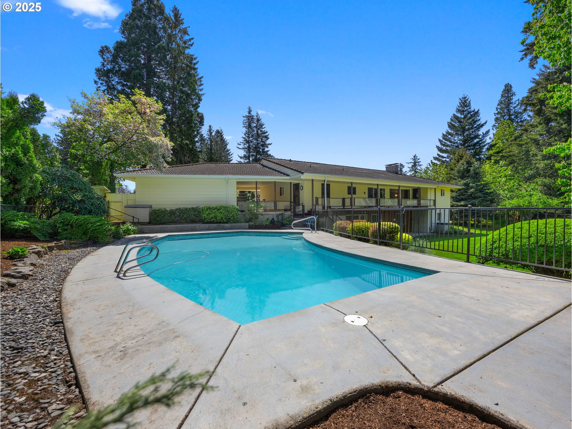 21949 Northeast Couch Street Gresham, OR 97030 - Photo 36 of 48