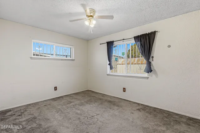 a view of empty room with window