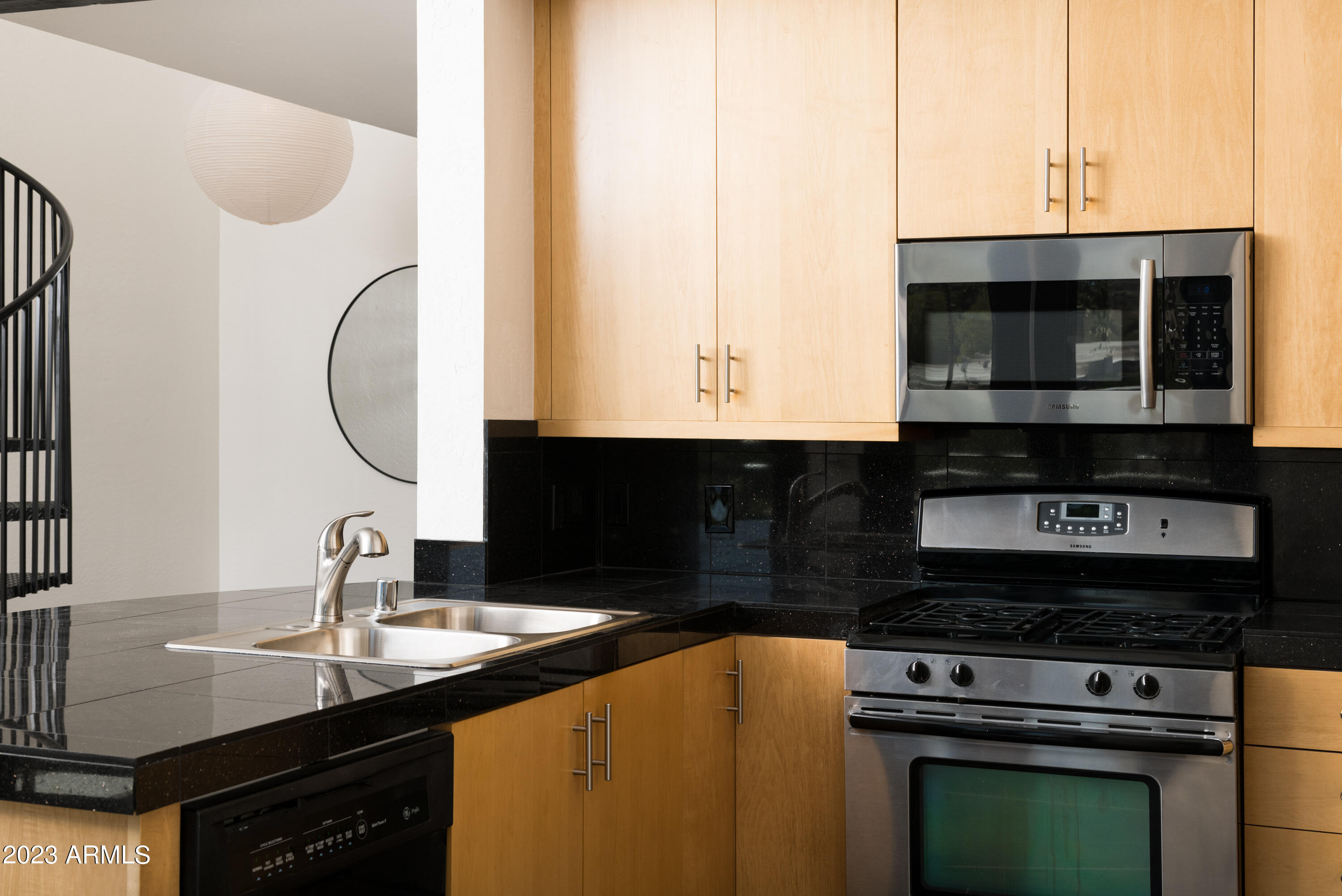 914 East Osborn Road, Unit 412 Phoenix, AZ 85014 - Photo 16 of 23 Phoenix Photo Pro-914 E Osborn Rd #412_0