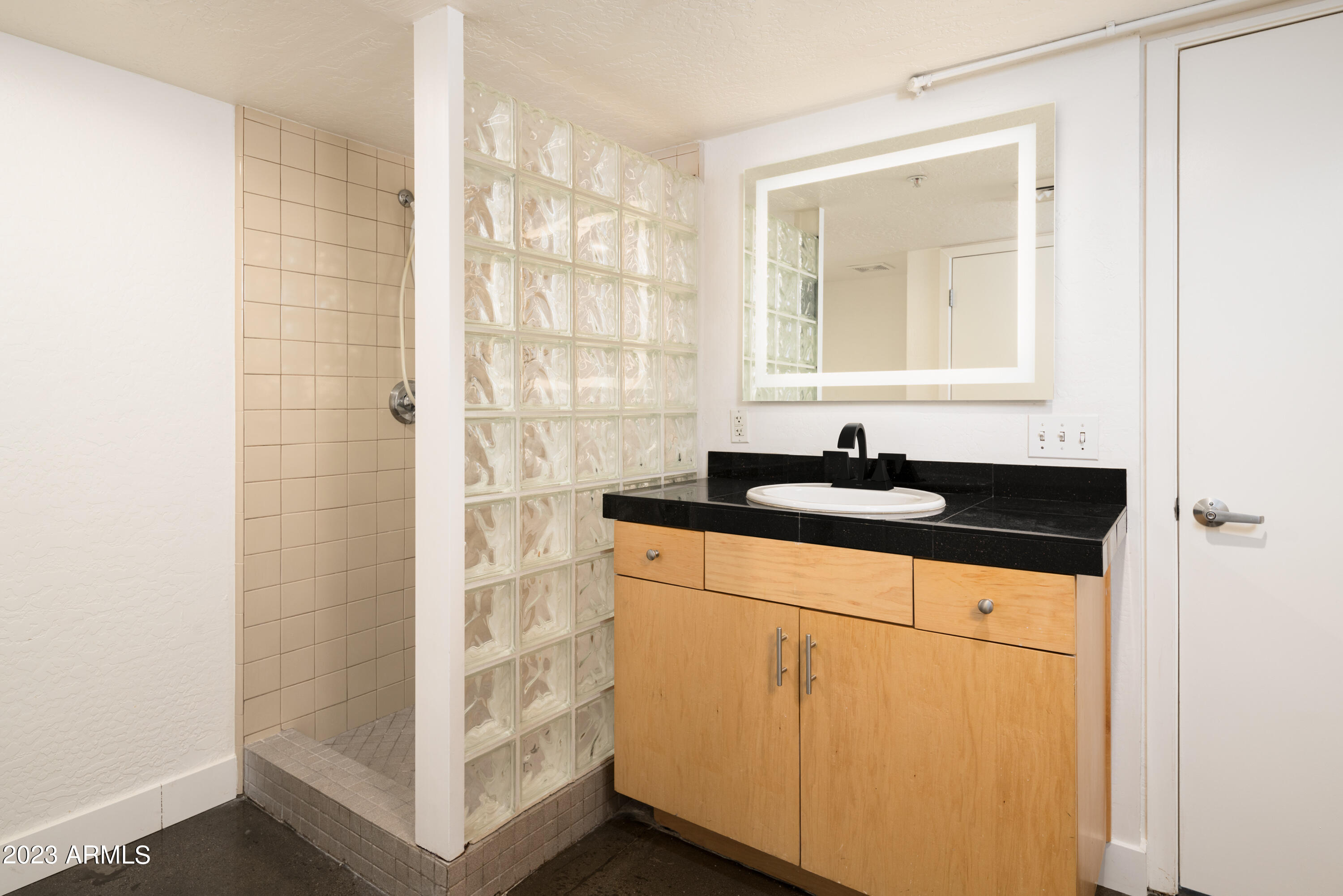 914 East Osborn Road, Unit 412 Phoenix, AZ 85014 - Photo 18 of 23 Phoenix Photo Pro-914 E Osborn Rd #412_0