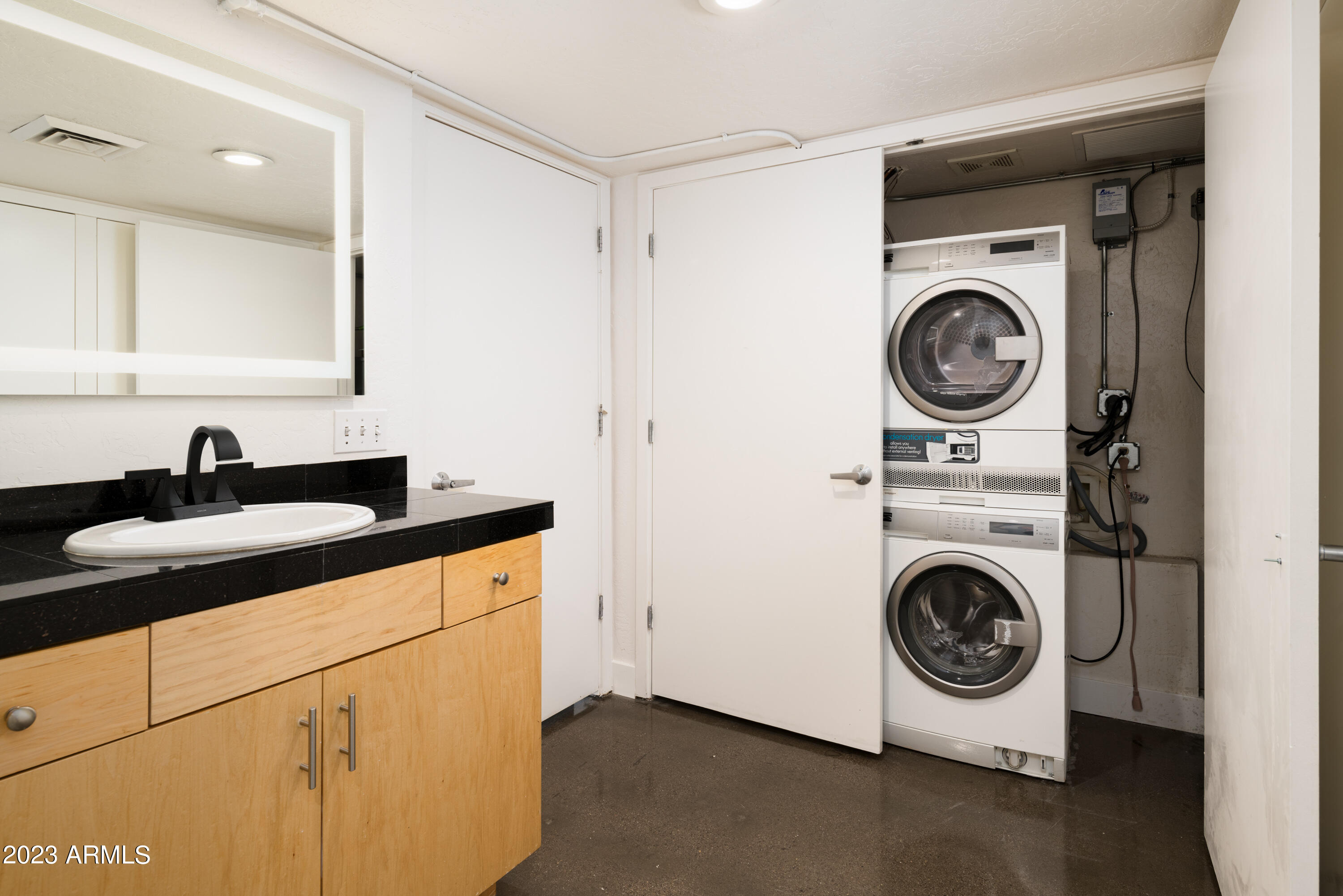 914 East Osborn Road, Unit 412 Phoenix, AZ 85014 - Photo 19 of 23 Phoenix Photo Pro-914 E Osborn Rd #412_0