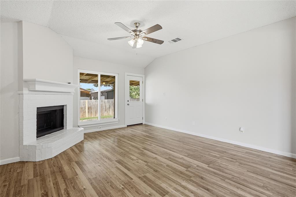 7101 Ranger Way Fort Worth, TX 76133 - Photo 3 of 22
