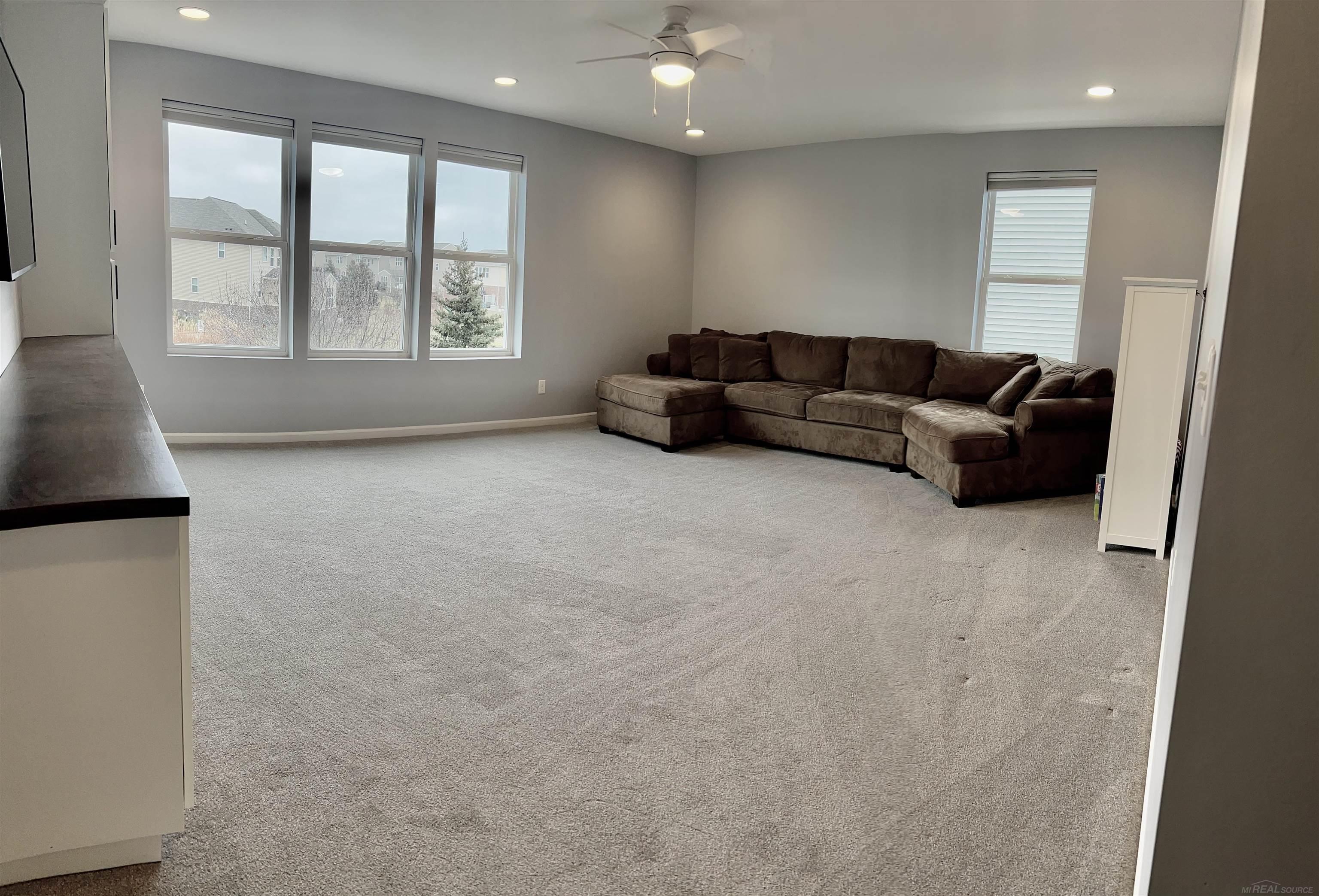 15768 Regent Street Macomb, MI 48044 - Photo 24 of 37 bonus room