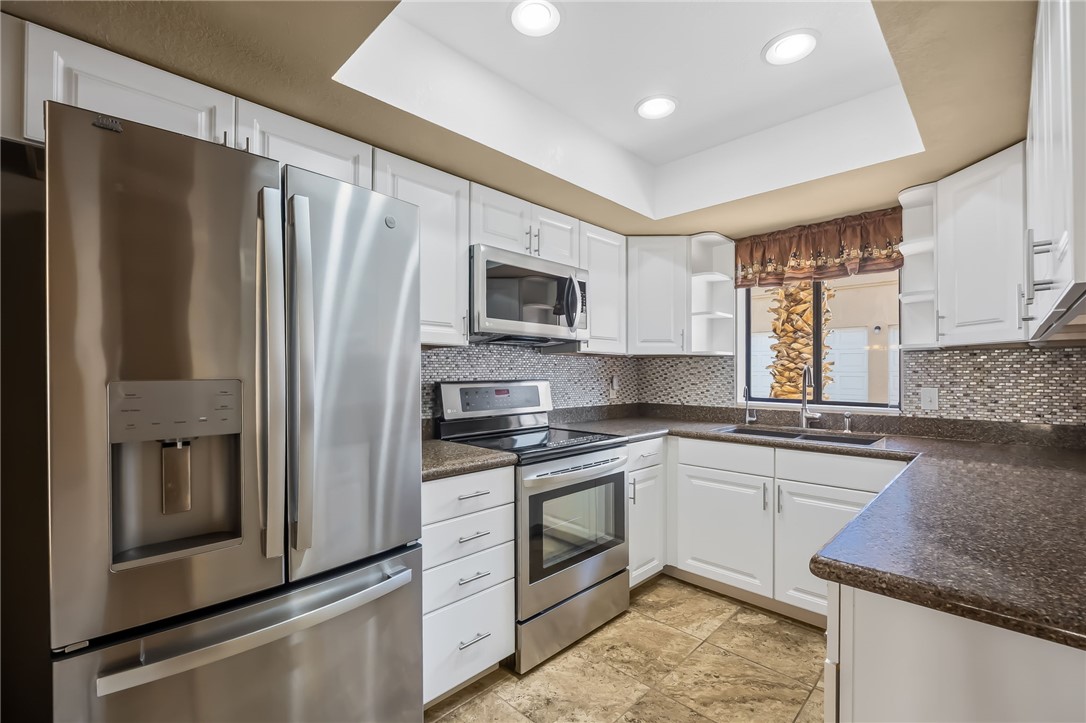 3400 Sunriver Road Bullhead City, AZ 86429 - Photo 2 of 56
