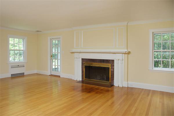 10 Rockridge Road Wellesley, MA 02481 - Photo 5 of 6