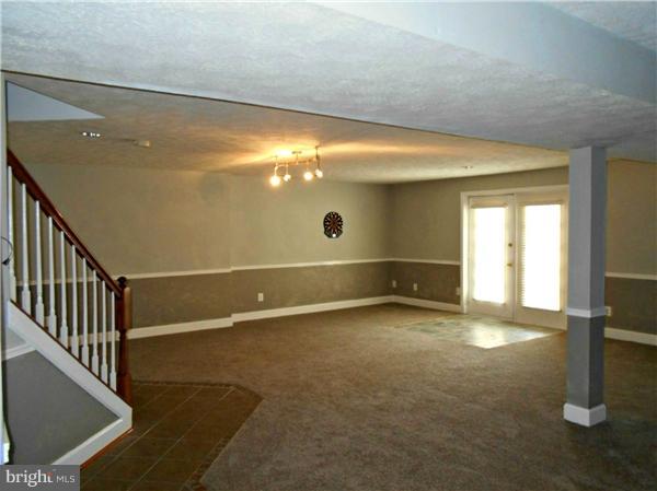 21000 Brooke Knolls Road Laytonsville, MD 20882 - Photo 20 of 20 a view of an empty room