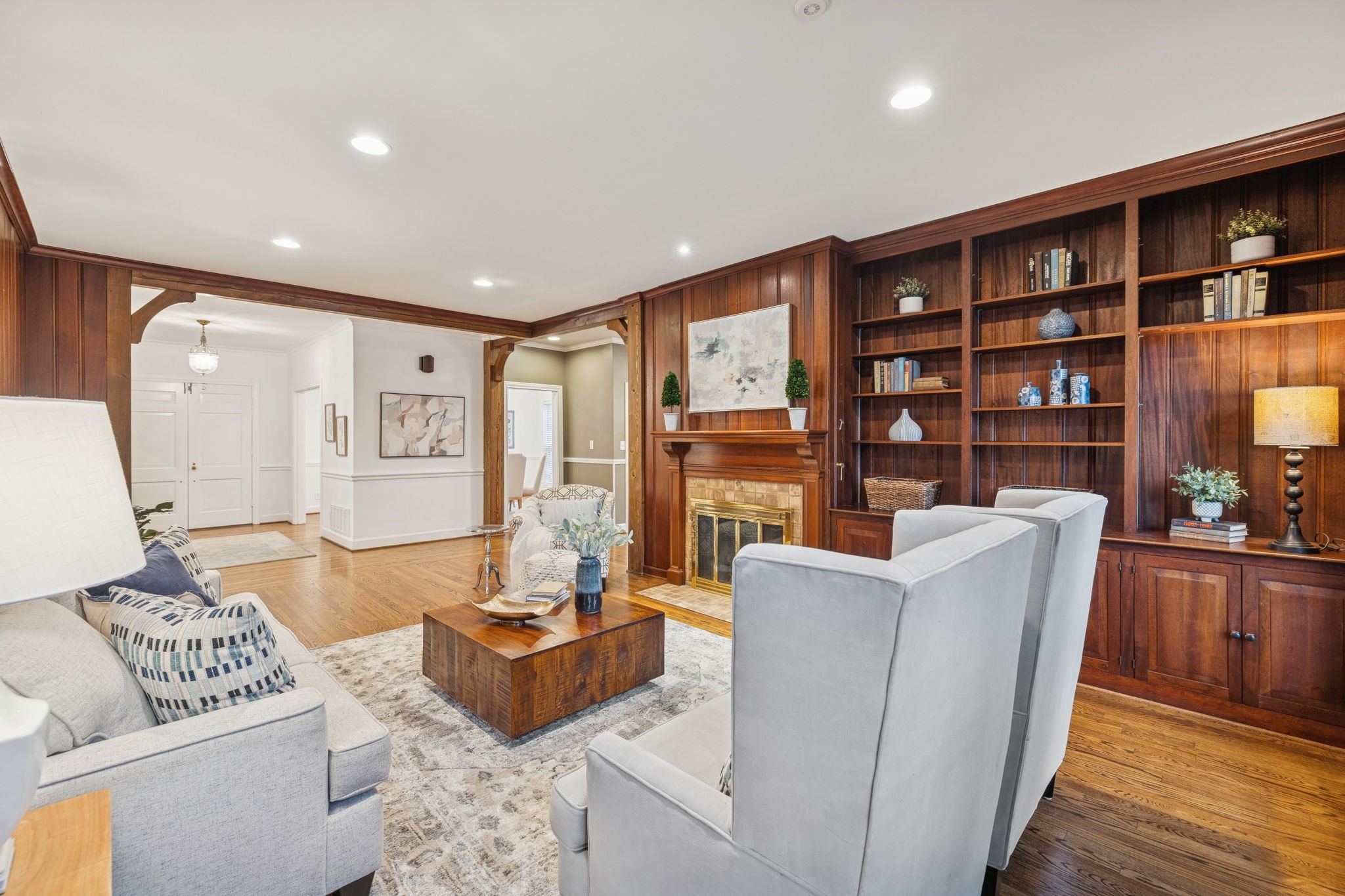 6012 Hickory Valley Road Nashville, TN 37209 - Photo 13 of 60 a living room with furniture and a table